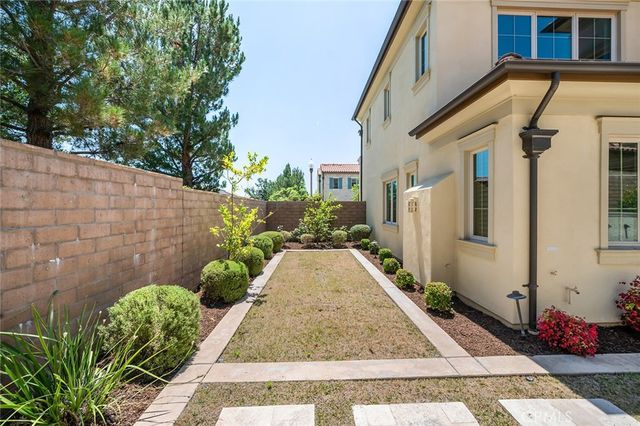 63 Lugano, Irvine, CA 92602