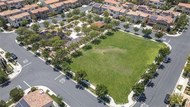 63 Lugano, Irvine, CA 92602