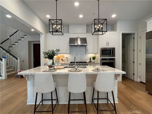 63 Lugano, Irvine, CA 92602