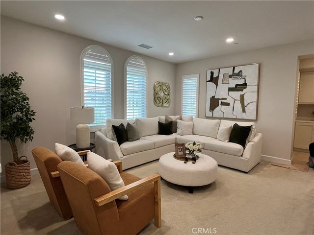 63 Lugano, Irvine, CA 92602