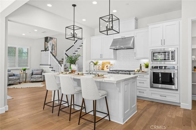 63 Lugano, Irvine, CA 92602
