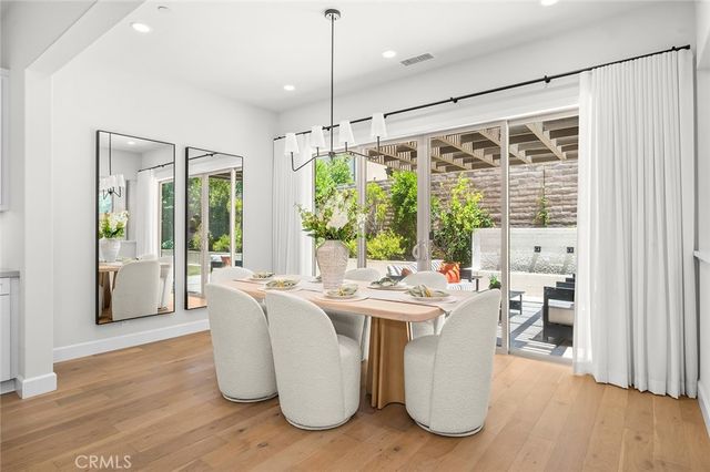 63 Lugano, Irvine, CA 92602