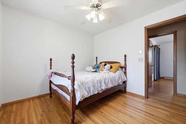 15720 7th Avenue N, Plymouth, MN 55447