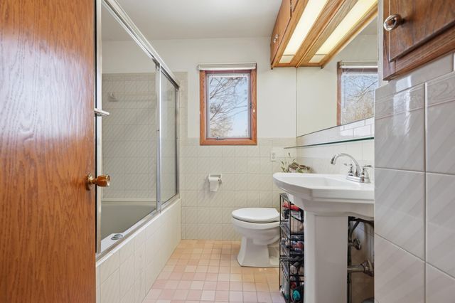 15720 7th Avenue N, Plymouth, MN 55447