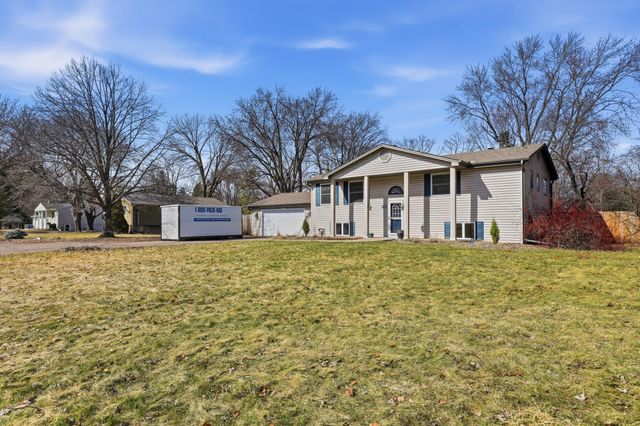 15720 7th Avenue N, Plymouth, MN 55447