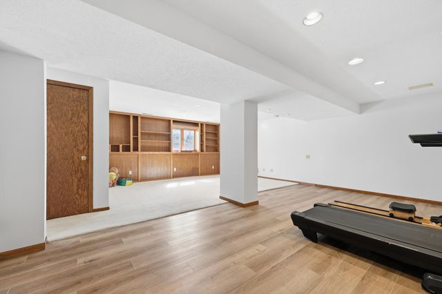 15720 7th Avenue N, Plymouth, MN 55447