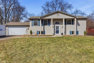 15720 7th Avenue N, Plymouth, MN 55447