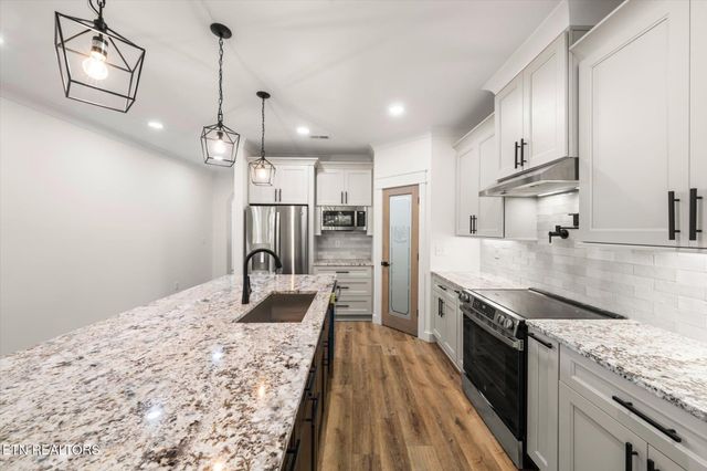 102 Oostagala Drive, Loudon, TN 37774