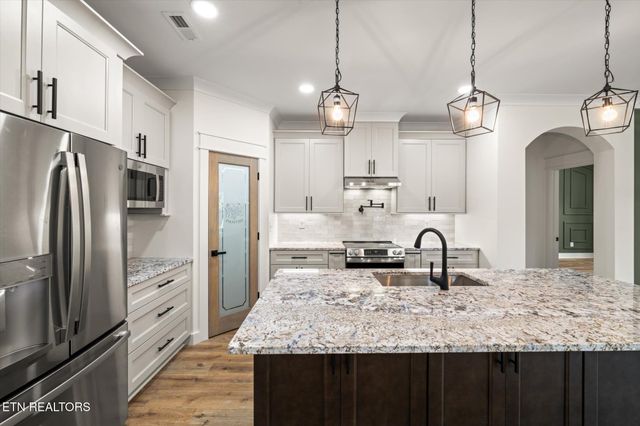 102 Oostagala Drive, Loudon, TN 37774