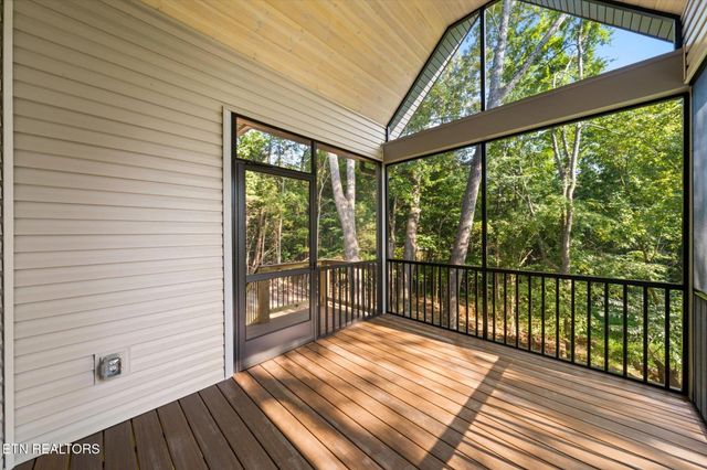 102 Oostagala Drive, Loudon, TN 37774