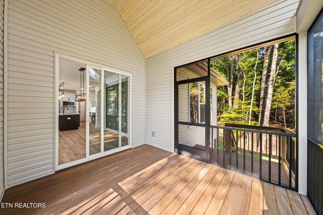 102 Oostagala Drive, Loudon, TN 37774