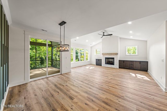 102 Oostagala Drive, Loudon, TN 37774