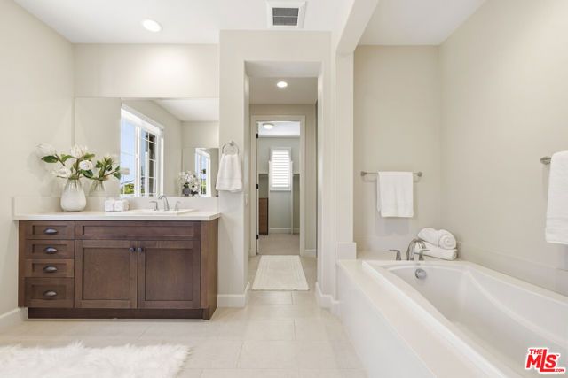 14604 McCormick Street, Sherman Oaks, CA 91411