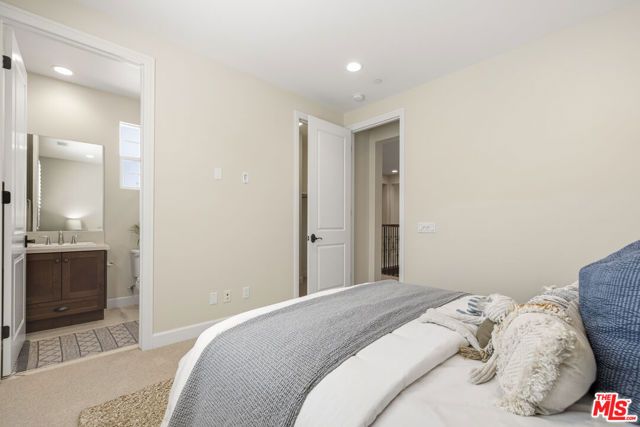 14604 McCormick Street, Sherman Oaks, CA 91411