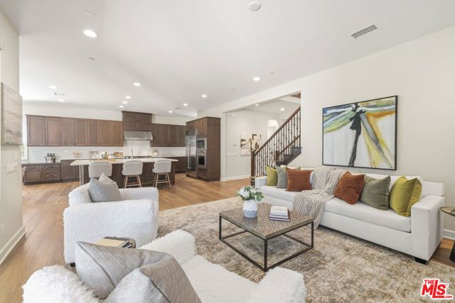 14604 McCormick Street, Sherman Oaks, CA 91411