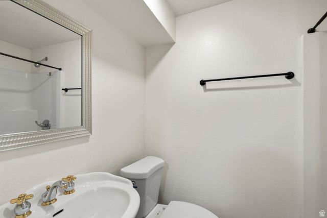 6016 S PAPRIKA CIR, Taylorsville, UT 84129