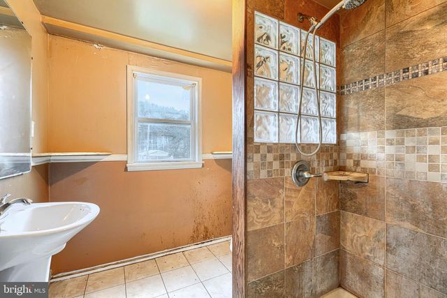 216 WERNER RD, Baltimore, MD 21226