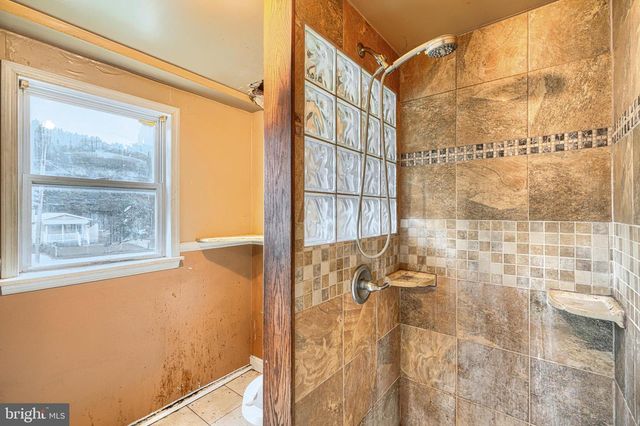 216 WERNER RD, Baltimore, MD 21226