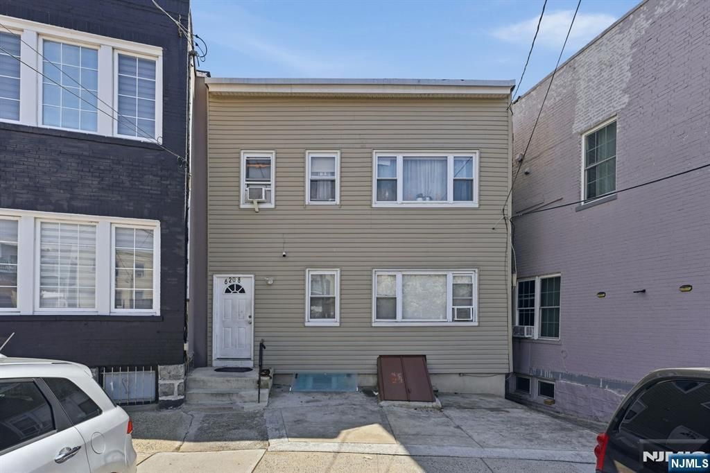 6208 Durham Avenue, North Bergen, NJ 07047