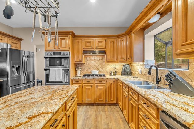 28414 Dobbin Huffsmith Road, Magnolia, TX 77354