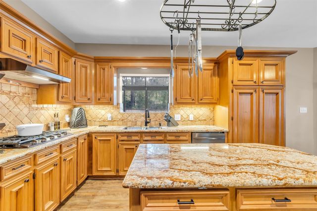 28414 Dobbin Huffsmith Road, Magnolia, TX 77354