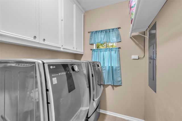 28414 Dobbin Huffsmith Road, Magnolia, TX 77354