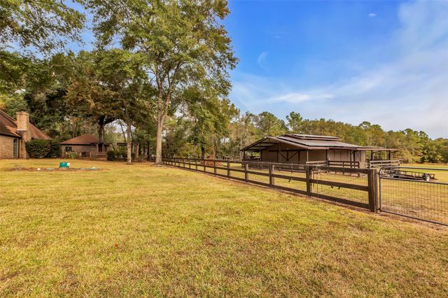 28414 Dobbin Huffsmith Road, Magnolia, TX 77354