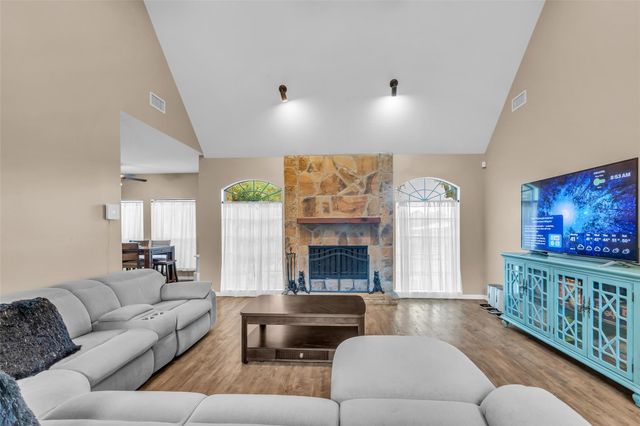 28414 Dobbin Huffsmith Road, Magnolia, TX 77354