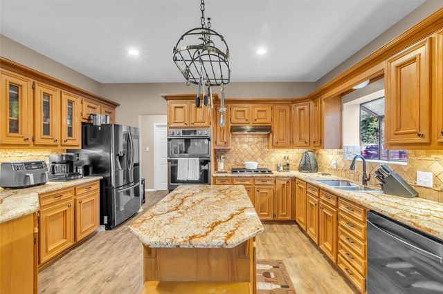 28414 Dobbin Huffsmith Road, Magnolia, TX 77354