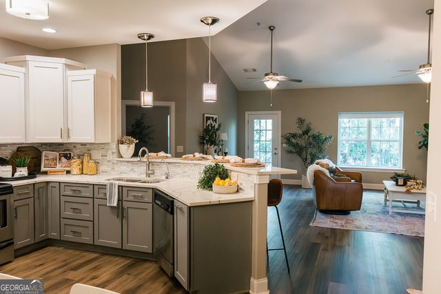 4304 Commonwealth Circle, Newnan, GA 30263