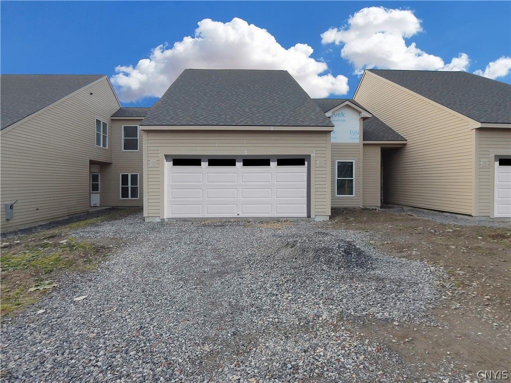 302 Bunker Hill, Syracuse, NY 13207