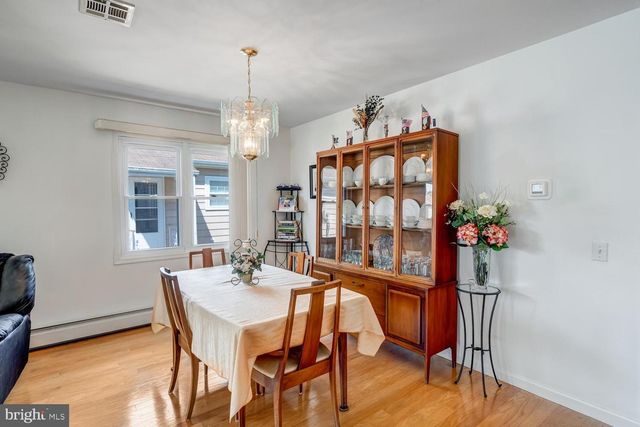 6 SPEIGHSTOWN PL, Toms River, NJ 08757