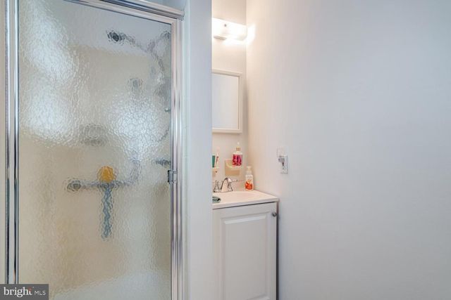 6 SPEIGHSTOWN PL, Toms River, NJ 08757