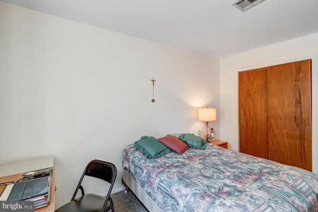 6 SPEIGHSTOWN PL, Toms River, NJ 08757
