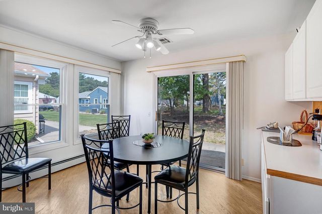 6 SPEIGHSTOWN PL, Toms River, NJ 08757