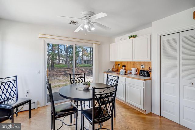6 SPEIGHSTOWN PL, Toms River, NJ 08757