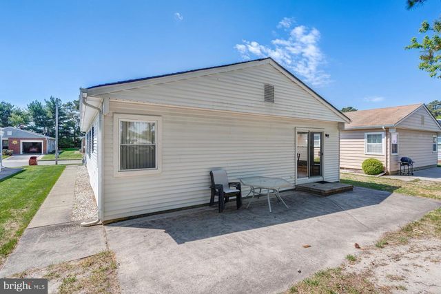 6 SPEIGHSTOWN PL, Toms River, NJ 08757