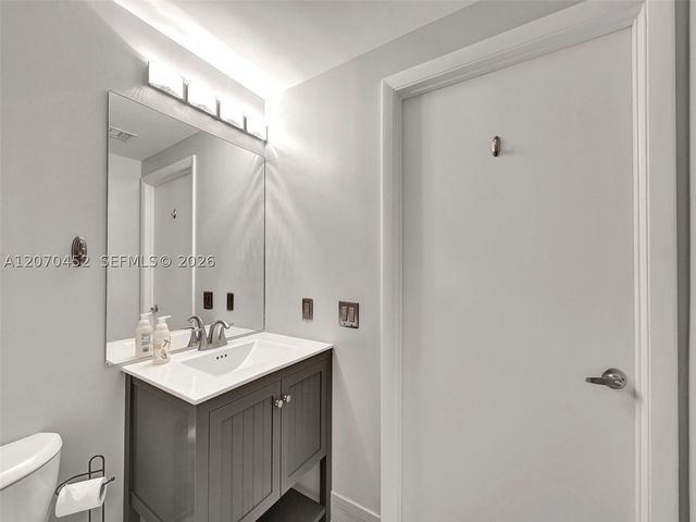 2475 Brickell Ave 804, Miami, FL 33129