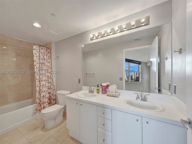 2475 Brickell Ave 804, Miami, FL 33129