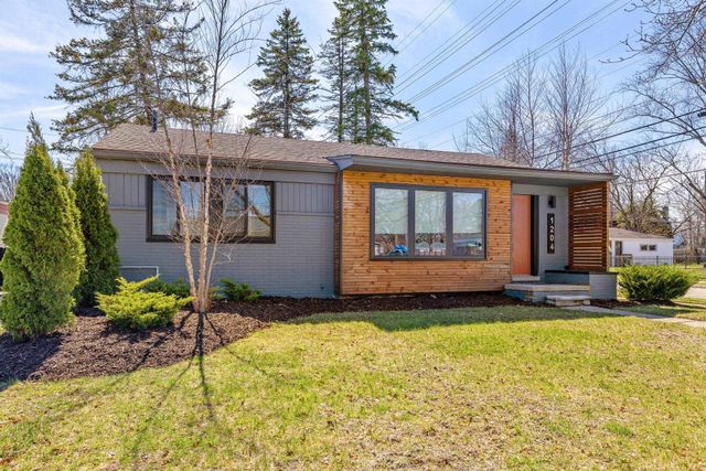 1204 Woodlawn Avenue, Royal Oak, MI 48073