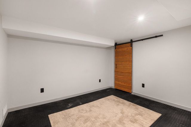 1204 Woodlawn Avenue, Royal Oak, MI 48073