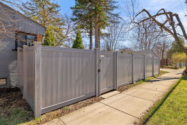 1204 Woodlawn Avenue, Royal Oak, MI 48073