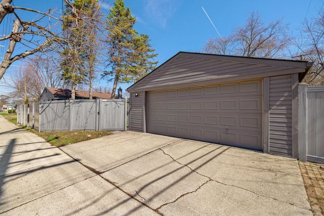 1204 Woodlawn Avenue, Royal Oak, MI 48073