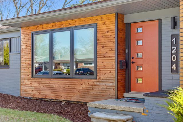 1204 Woodlawn Avenue, Royal Oak, MI 48073