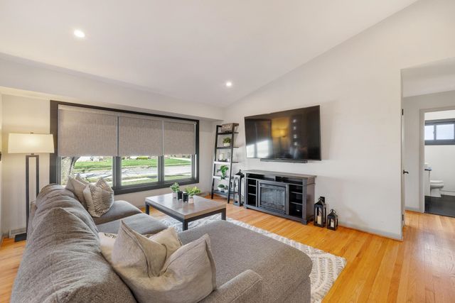 1204 Woodlawn Avenue, Royal Oak, MI 48073