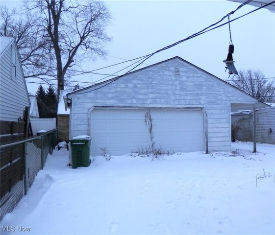 771 E 348th Street, Eastlake, OH 44095