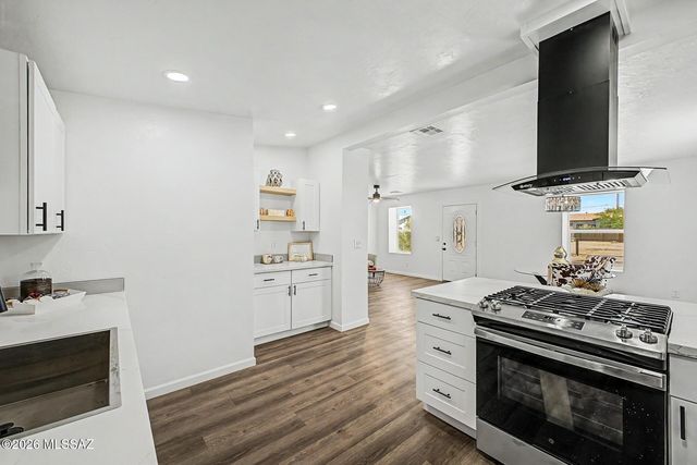 919 N Alder Avenue, Tucson, AZ 85705