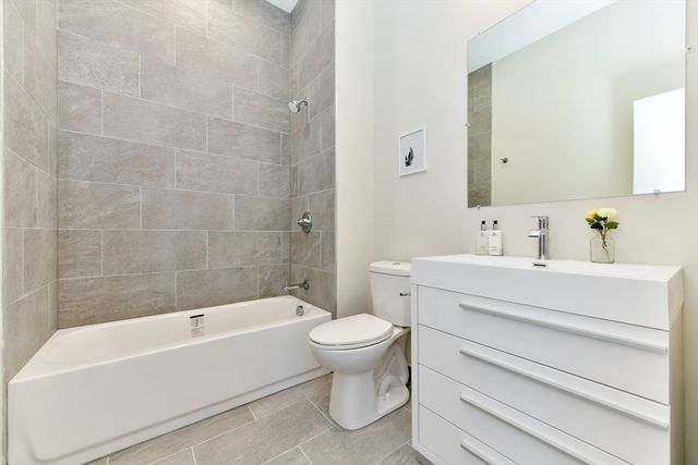 87 Parker St 402, Chelsea, MA 02150