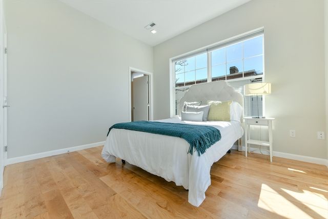 87 Parker St 402, Chelsea, MA 02150