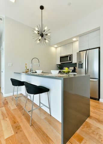 87 Parker St 402, Chelsea, MA 02150